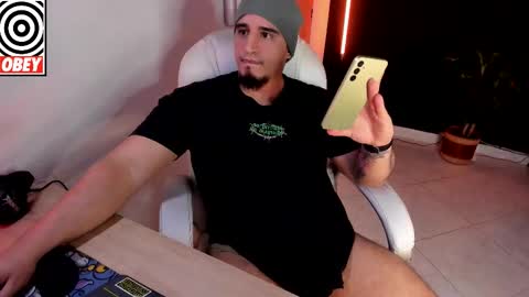 King Bear online show from 02-04-26, 01:44