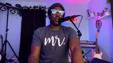 Snapshot of kingcorbra chatting on 12-10-24, 04:56 KC online show from 12-10-24, 04:56