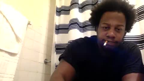 Snapshot of kinglibra420 chatting on 11-19-25, 10:04 loyal fuck online show from 11-19-25, 10:04