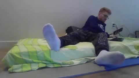 Snapshot of kingoffootfetish chatting on 02-12-25, 04:11 Master  King Tommy online show from 02-12-25, 04:11