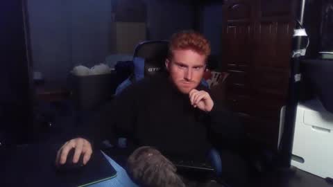 Snapshot of kingoffootfetish chatting on 09-25-25, 12:14 Master  King Tommy online show from 09-25-25, 12:14