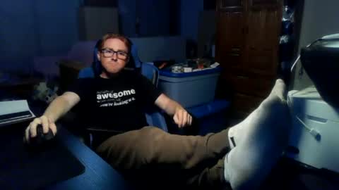 Snapshot of kingoffootfetish chatting on 06-11-26, 08:07 Master King Tommy online show from 06-11-26, 08:07