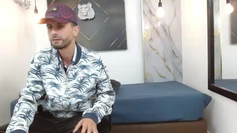 KING  online show from 03-24-26, 03:00