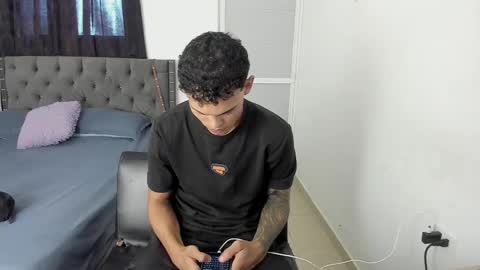 DOMINANT ALPHA KINGS online show from 12-22-25, 06:38