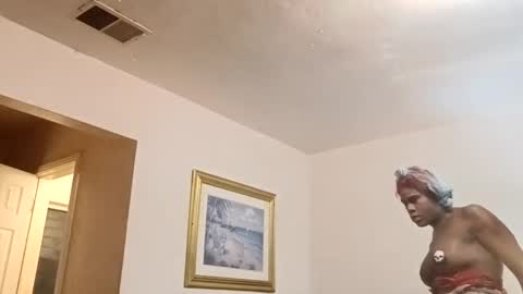 Snapshot of kingzoe1989 chatting on 11-18-25, 10:31 kingzoe1989 online show from 11-18-25, 10:31