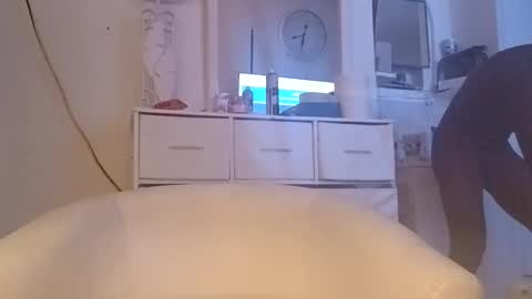 Snapshot of kingzoe1989 chatting on 11-29-25, 08:28 kingzoe1989 online show from 11-29-25, 08:28