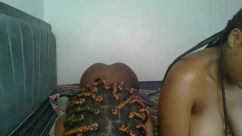 kinky_aria online show from 11-18-25, 11:36