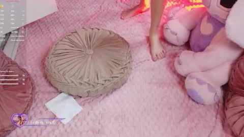 Snapshot of kinky_karo chatting on 01-09-26, 08:43 online show from 01-09-26, 08:43