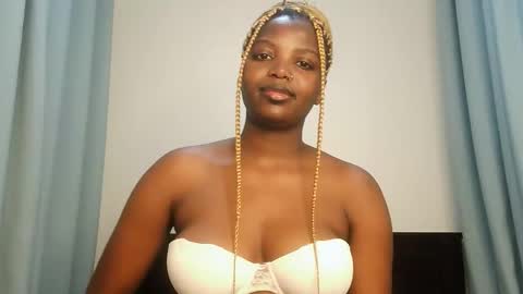 Lola online show from 10-17-25, 05:59