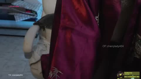 Snapshot of kinky_mj chatting on 11-12-25, 07:03 Mary your fav curly girl online show from 11-12-25, 07:03