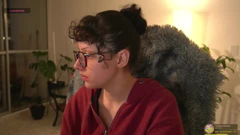 Snapshot of kinky_mj chatting on 02-20-26, 11:27 Mary your fav curly girl online show from 02-20-26, 11:27