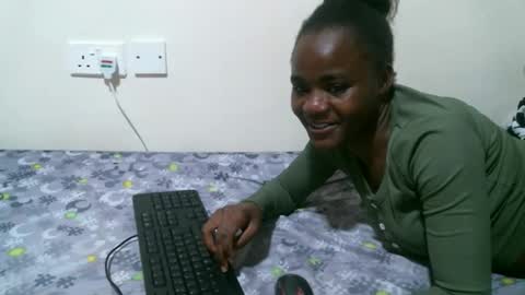 Snapshot of kinky_nymo chatting on 05-22-26, 01:06 kinky_nymo online show from 05-22-26, 01:06