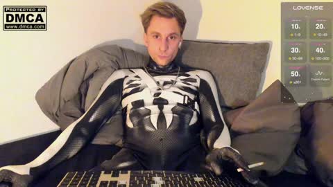 Snapshot of kinky_spidey chatting on 01-19-25, 10:17 kinky_spidey online show from 01-19-25, 10:17