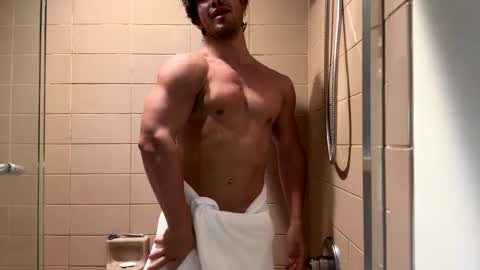 Snapshot of kinkybuffboy chatting on 11-26-25, 05:36 kinkybuffboy online show from 11-26-25, 05:36