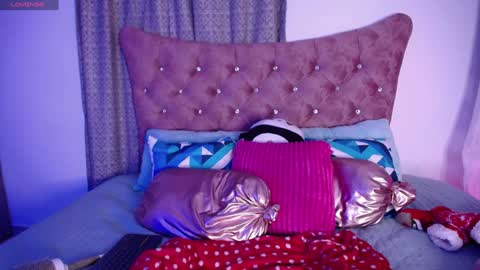  Sara  online show from 12-22-24, 07:11