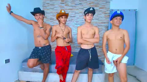 Snapshot of kinkyhousexxx chatting on 10-27-25, 07:56 kinkyhousexxx online show from 10-27-25, 07:56