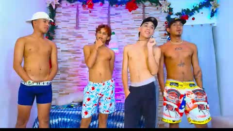 Snapshot of kinkyhousexxx chatting on 12-19-25, 01:56 kinkyhousexxx online show from 12-19-25, 01:56