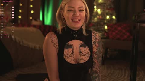 Snapshot of kinkylina_ chatting on 12-30-24, 10:43 kinkylina_ online show from 12-30-24, 10:43