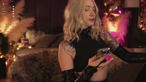 Snapshot of kinkylina_ chatting on 02-08-25, 03:21 kinkylina_ online show from 02-08-25, 03:21