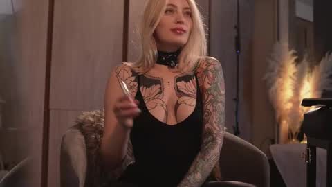 Snapshot of kinkylina_ chatting on 02-19-25, 02:23 kinkylina_ online show from 02-19-25, 02:23