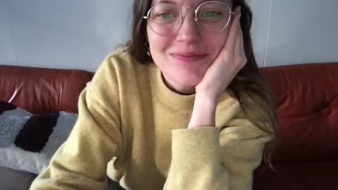 Snapshot of kinkyorange_ chatting on 12-11-24, 10:36 Mary the Soulmate online show from 12-11-24, 10:36