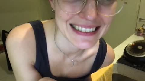 Snapshot of kinkyorange_ chatting on 01-28-25, 07:32 Mary the Soulmate online show from 01-28-25, 07:32