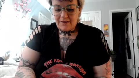 Snapshot of kinkypinkyplay2 chatting on 02-13-25, 11:37 Kinky Pinky online show from 02-13-25, 11:37