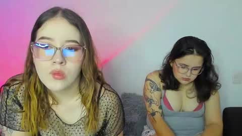 Snapshot of kinkyqueenscb chatting on 05-26-26, 12:28 natasha and amber online show from 05-26-26, 12:28