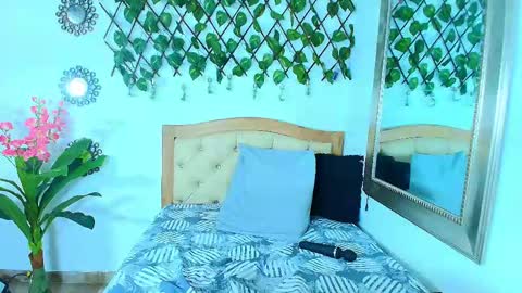 Snapshot of kinkysweet__ chatting on 06-08-26, 11:16 Isabella online show from 06-08-26, 11:16