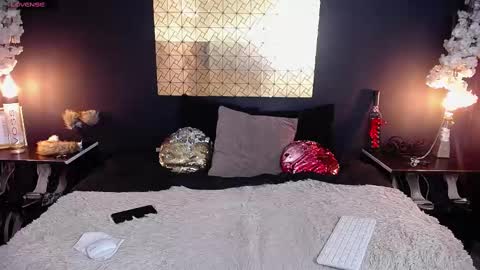 Snapshot of kinkyy_mom chatting on 10-01-25, 01:17 kinkyy_mom online show from 10-01-25, 01:17