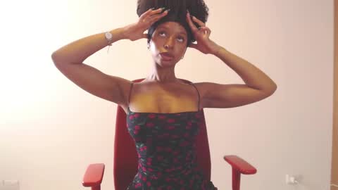 Snapshot of kintsugim chatting on 12-14-25, 12:54 kintsugi online show from 12-14-25, 12:54