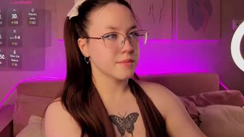 Kira Be11 online show from 06-18-26, 09:14