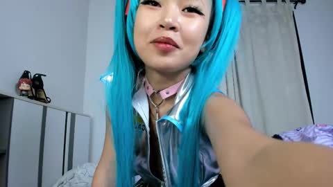 Kira online show from 02-15-25, 10:55