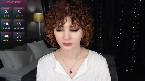 Snapshot of kira_fluffy chatting on 06-25-26, 12:21 Kira online show from 06-25-26, 12:21