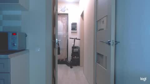 Kira online show from 12-18-25, 08:31