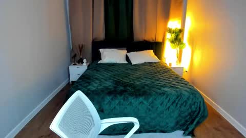 kira online show from 03-18-26, 01:09