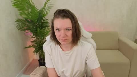 Kira online show from 06-04-26, 01:33