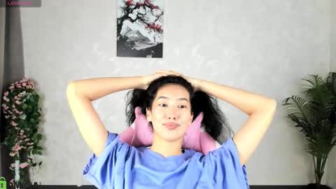 Aura online show from 09-24-25, 04:16