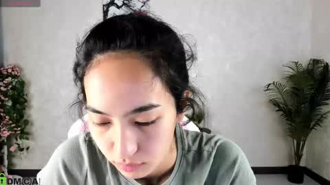 Aura online show from 09-29-25, 02:49