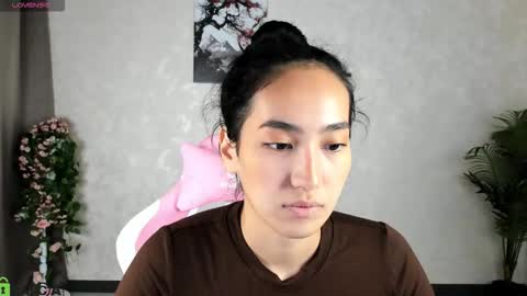 Aura online show from 11-03-25, 03:52