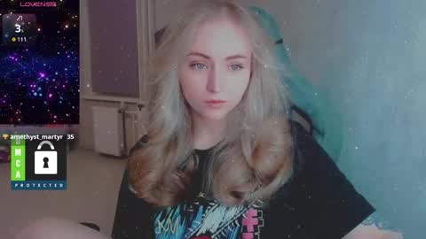 Snapshot of kira_love_sleep chatting on 01-09-26, 04:43 you know thumb up me please its important online show from 01-09-26, 04:43