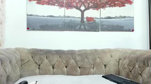 kira online show from 02-26-25, 11:52