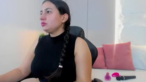 K I R A online show from 06-24-26, 11:09