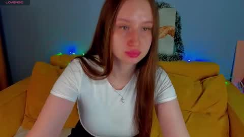 Snapshot of kira_sweeet chatting on 12-18-25, 07:58 Kira online show from 12-18-25, 07:58