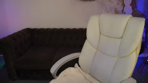 Kira online show from 02-09-25, 09:49