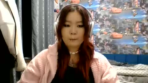 Snapshot of kiradrip chatting on 10-22-25, 07:57 Kira online show from 10-22-25, 07:57