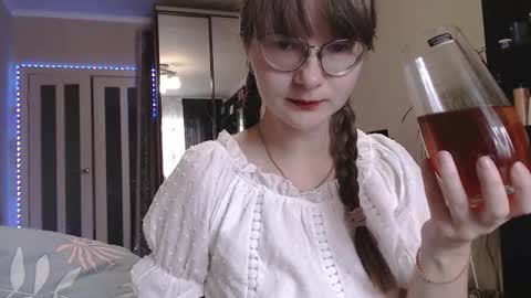 KiraGoldens online show from 09-25-25, 07:01