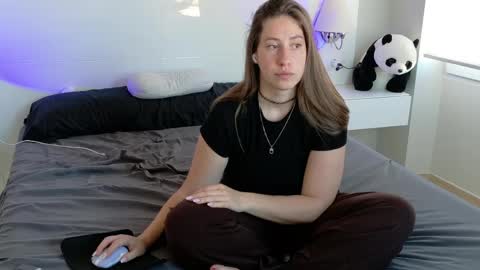 Kira online show from 04-16-26, 07:31