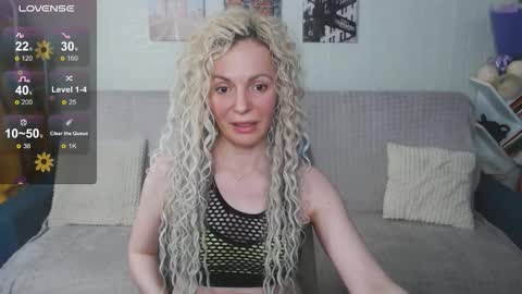 kiramartins cat online show from 11-30-25, 06:56