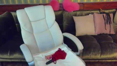 Kira online show from 03-11-25, 03:56